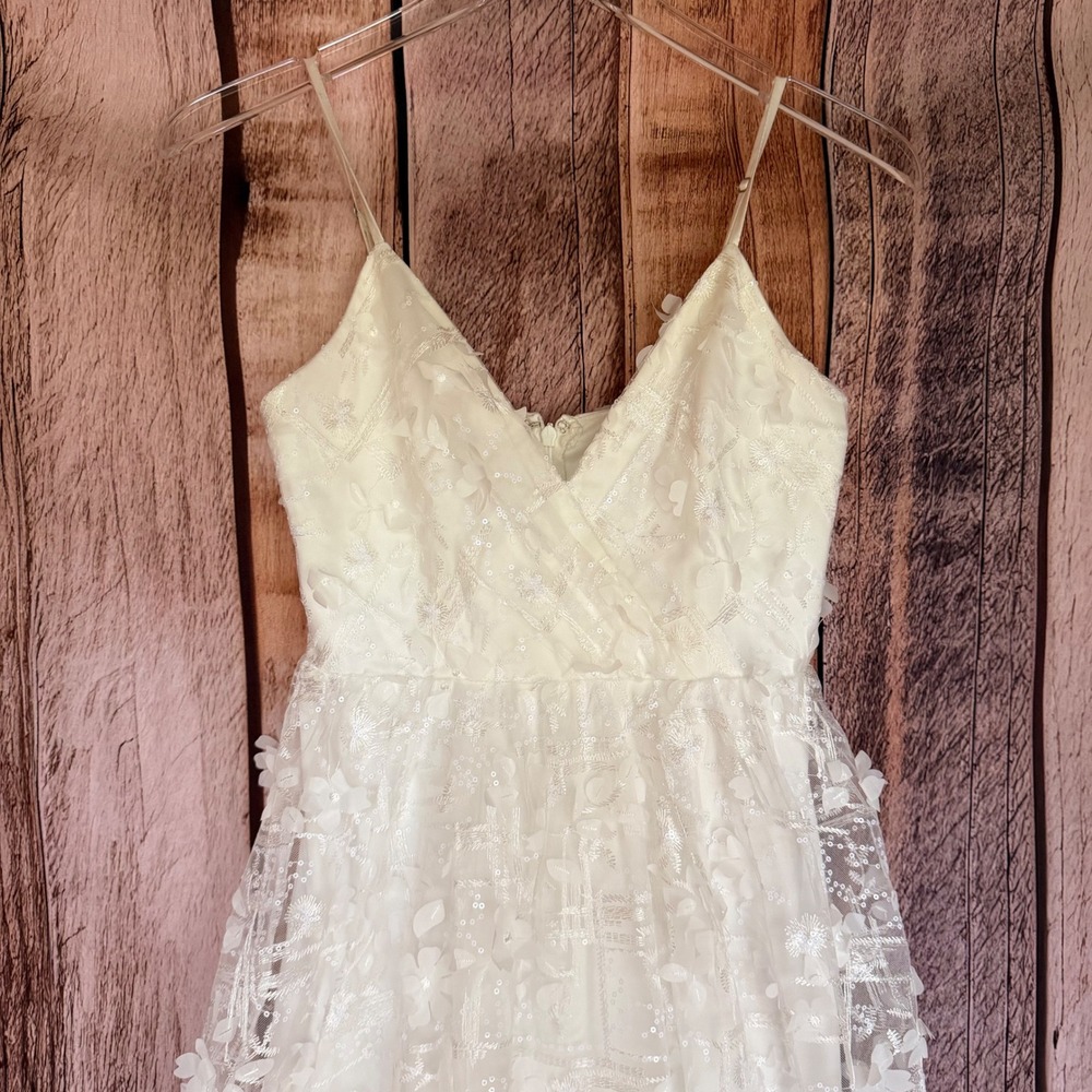 Lulus Dress White Lace Appliqué Fit & Flare Midi 3D Floral Romantic XS NWT - Picture 3 of 9